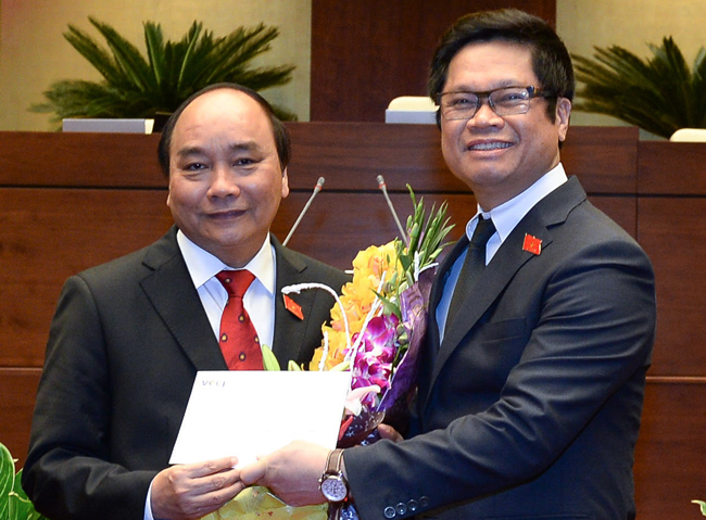 tan-thu-tuong-giai-quyet-cong-viec-dau-tien-sau-le-nham-chuc